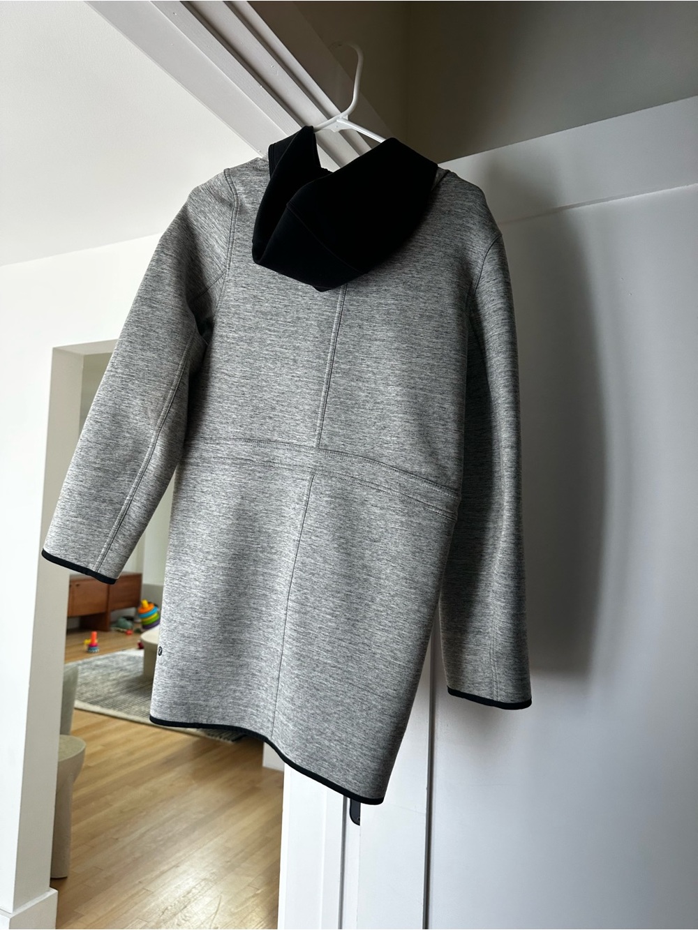 Lululemon Urban Horizons Jacket
Heathered Space Dyed Medium Grey / Black